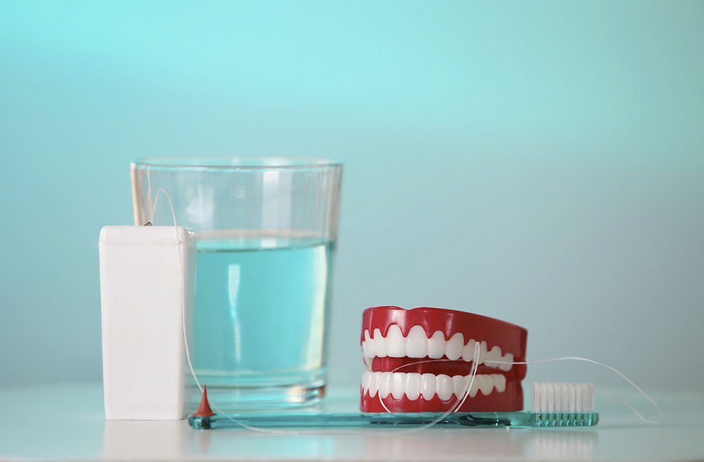 Can You Soak Dentures in Mouthwash? | KIWIBIRD
