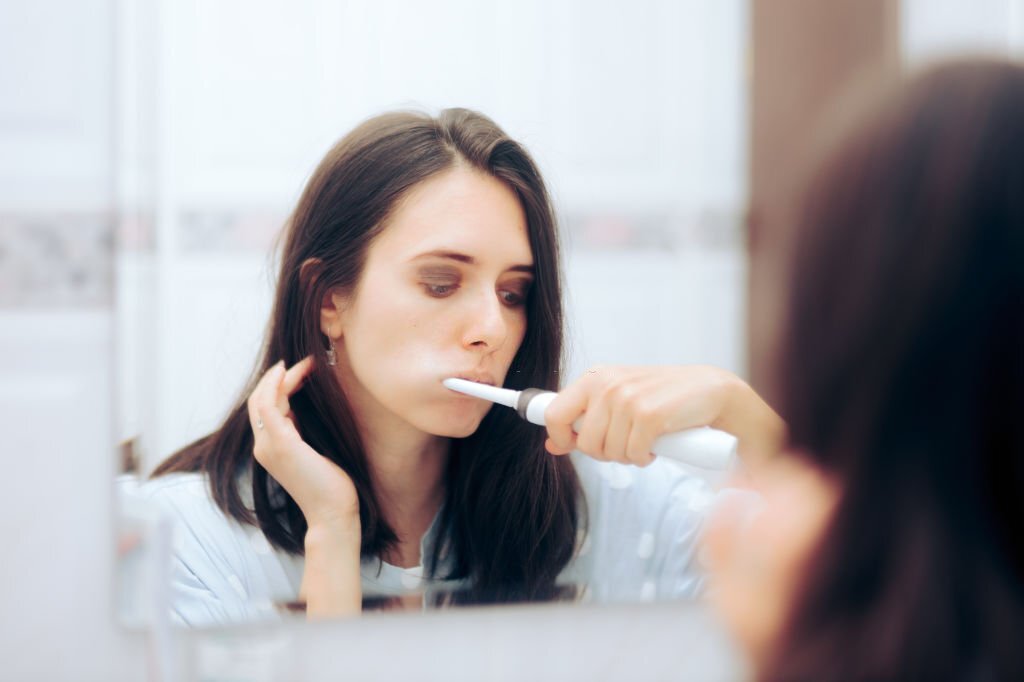Top Reasons Why a Sonic Toothbrush is Perfect for Sensitive Teeth